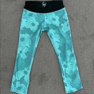 Nike Epic Run Printed Tight Cropped Pants